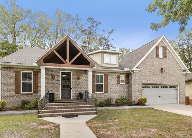 Property at 232 Prestwick Dr, Dothan, AL 36305, 3 beds, 2.5 baths