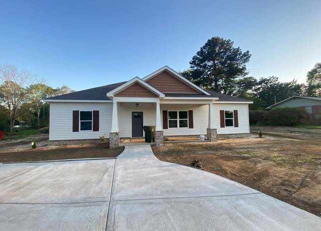 Property at 1619 Trawick Rd, Dothan, AL 36305, 3 beds, 2 baths