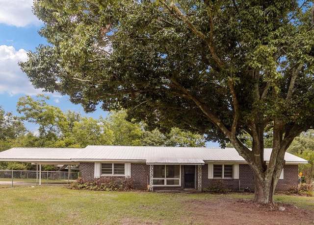 Property at 2227 Norwood Dr, Dothan, AL 36301, 3 beds, 1 bath