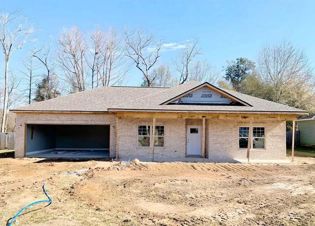 Property at 227 Tiffany Dr, Dothan, AL 36301, 3 beds, 2 baths