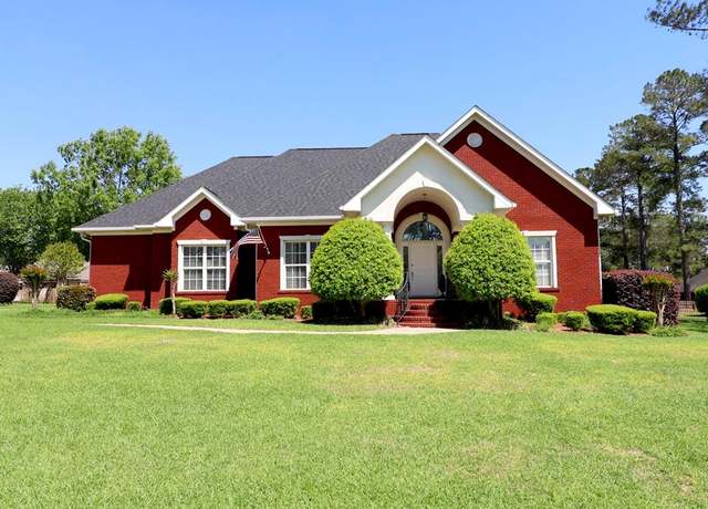 Property at 127 Glencoe Way, Dothan, AL 36305, 3 beds, 2.5 baths