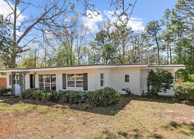 Property at 1287 Denton Rd, Dothan, AL 36303, 4 beds, 2 baths