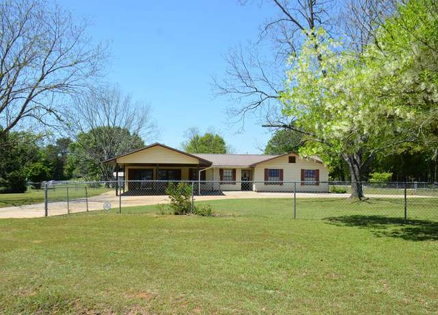 Property at 211 County Road 619, Enterprise, AL 36330, 4 beds, 3 baths