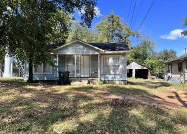 Property at 950 Chickasaw St, Dothan, AL 36303, 2 beds, 1 bath