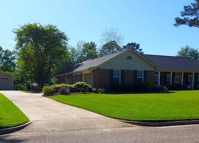 Property at 1202 Cambridge Rd, Dothan, AL 36305, 5 beds, 4 baths