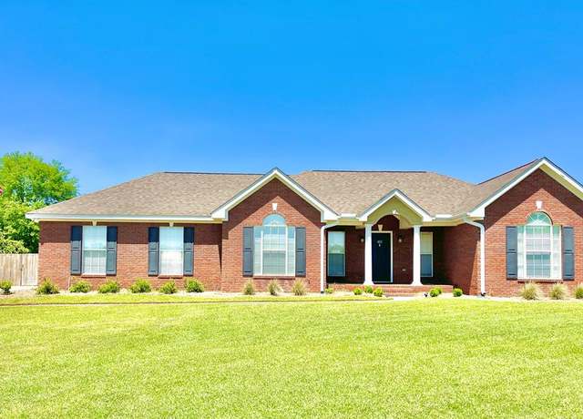 Property at 403 Huntington Dr, Enterprise, AL 36330, 3 beds, 2 baths
