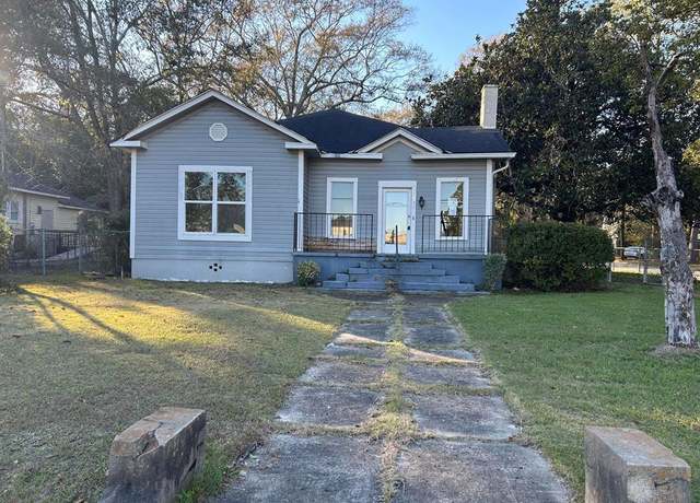 Property at 113 N Herring St, Dothan, AL 36303, 4 beds, 3 baths