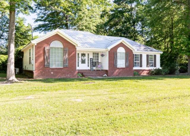 Property at 102 Pinehurst Dr, Ashford, AL 36312, 3 beds, 2 baths