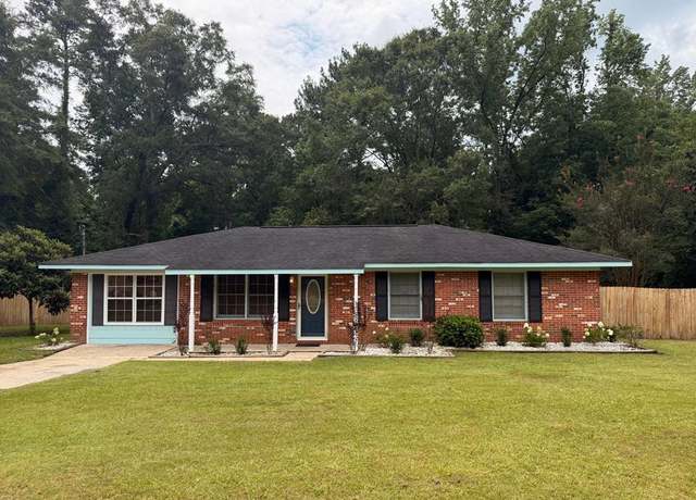 Property at 171 Merrydell Dr, Ozark, AL 36360, 3 beds, 1.5 baths