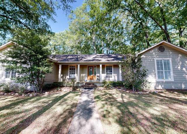 Property at 633 Farrah Cir, Dothan, AL 36301, 3 beds, 2.5 baths