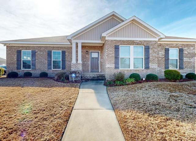 Property at 122 Litchfield Dr, Dothan, AL 36301, 4 beds, 2.5 baths