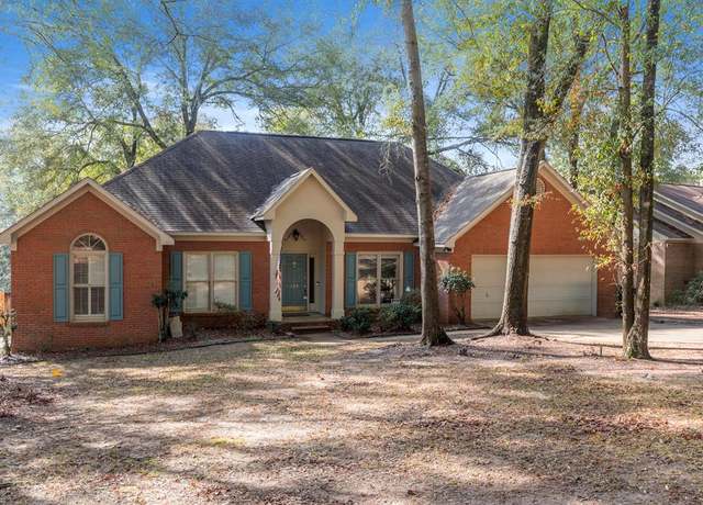 Property at 107 Riveredge Pkwy, Dothan, AL 36303, 4 beds, 2 baths