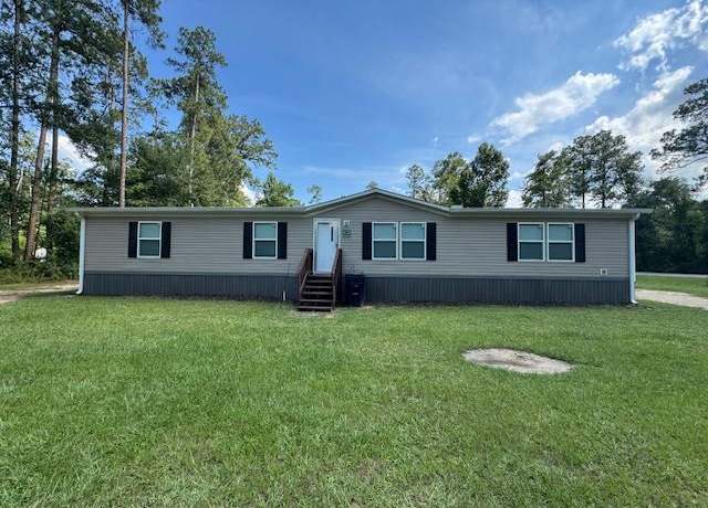 Property at 26 Pinetree, Cottonwood, AL 36321, 4 beds, 2 baths