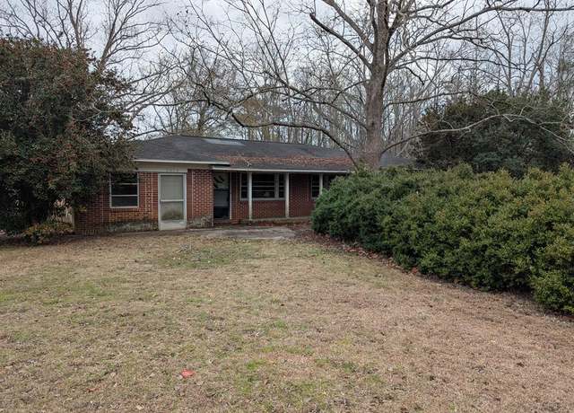 Property at 7015 Cottonwood Rd, Dothan, AL 36301, 4 beds, 2 baths