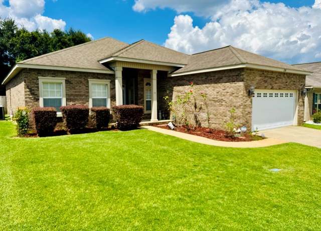 Property at 114 Bluffton Rd, Dothan, AL 36301, 4 beds, 2 baths