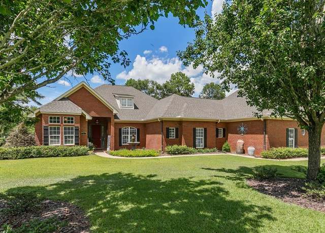 Property at 306 Halifax Dr, Dothan, AL 36305, 3 beds, 2.5 baths