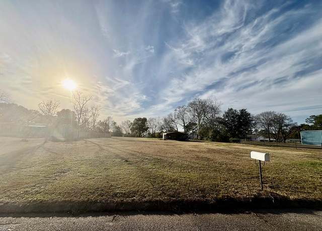 Property at 606 S 9th Ave, Hartford, AL 36344