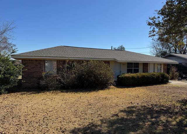 Property at 421 Iris Rd, Dothan, AL 36301, 3 beds, 1 bath
