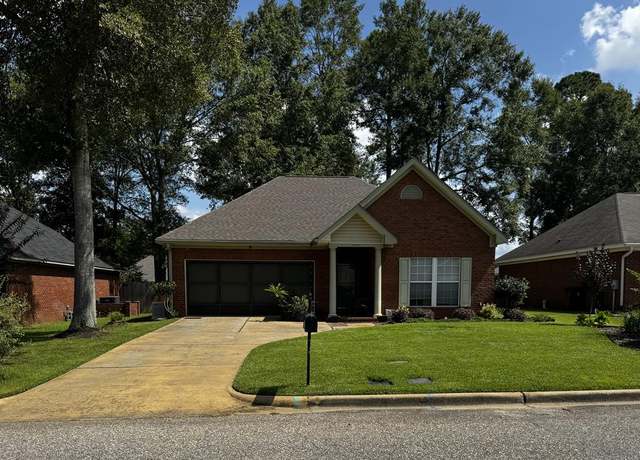 Property at 117 Lawrenceburg Ct, Dothan, AL 36305, 3 beds, 2 baths