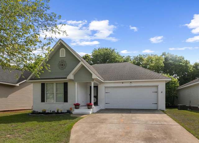 Property at 404 Powder Horn Dr, Midland City, AL 36350, 3 beds, 2 baths