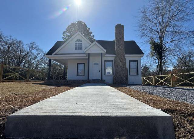 Property at 1202 E Adams St, Dothan, AL 36301, 3 beds, 2 baths