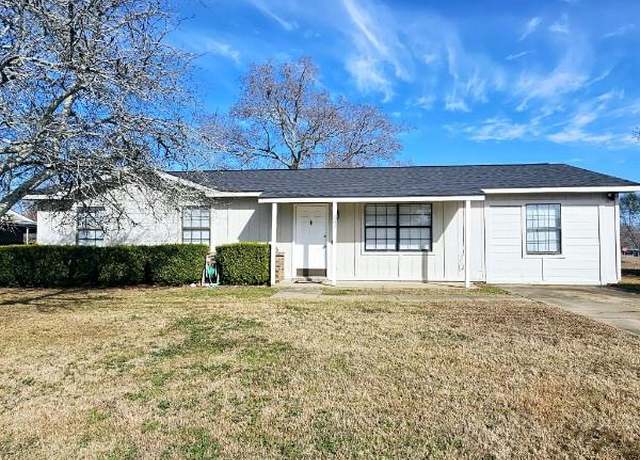 Property at 202 Begonia Dr, Taylor, AL 36301, 3 beds, 2 baths