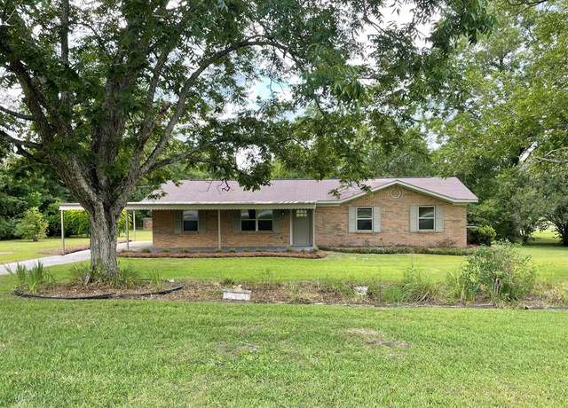 Property at 2261 Omussee Rd, Dothan, AL 36301, 4 beds, 2 baths