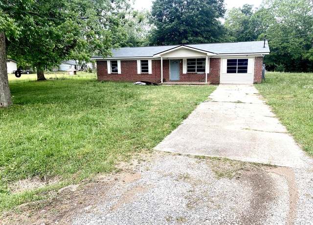 Property at 155 Drury Ln, Dothan, AL 36305, 3 beds, 2 baths