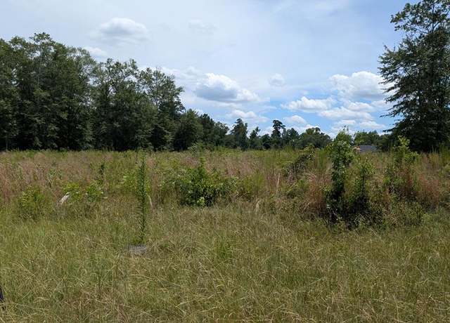 Property at 395 Grand Harbor Cir, Dothan, AL 36303