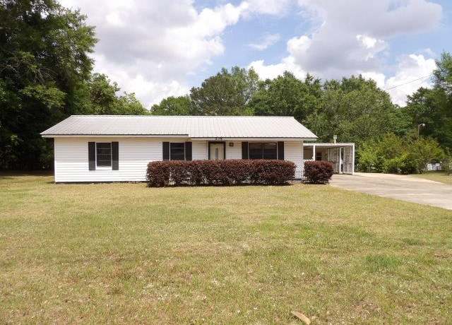 Property at 218 Hillcrest Ave, Hartford, AL 36344, 3 beds, 1.5 baths