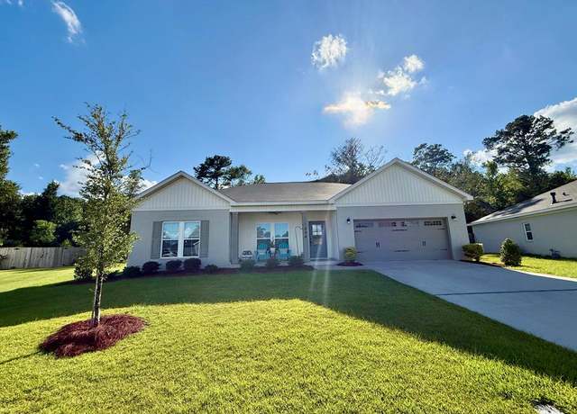 Property at 204 Scarlet Oak Dr, Headland, AL 36345, 4 beds, 2 baths