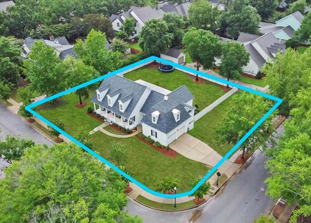 Property at 103 Parkview Ln, Dothan, AL 36305, 4 beds, 3.5 baths