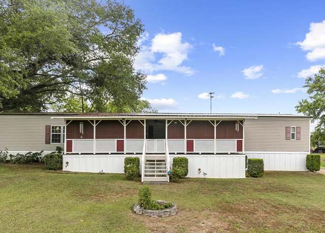 Property at 40 Hatcher Ave, Ashford, AL 36312, 3 beds, 2 baths