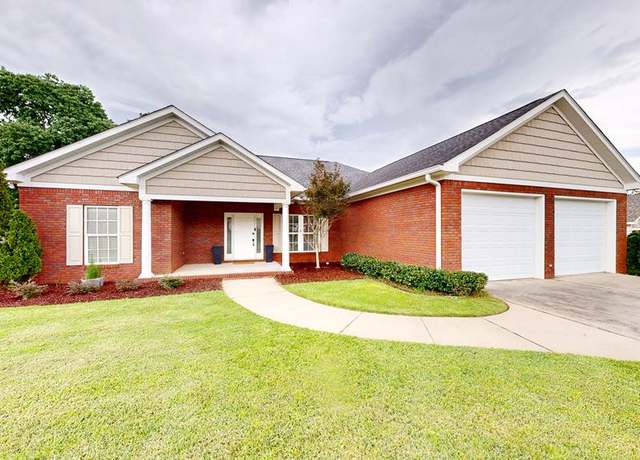 Property at 207 Lighthouse Dr, Dothan, AL 36305, 4 beds, 2 baths
