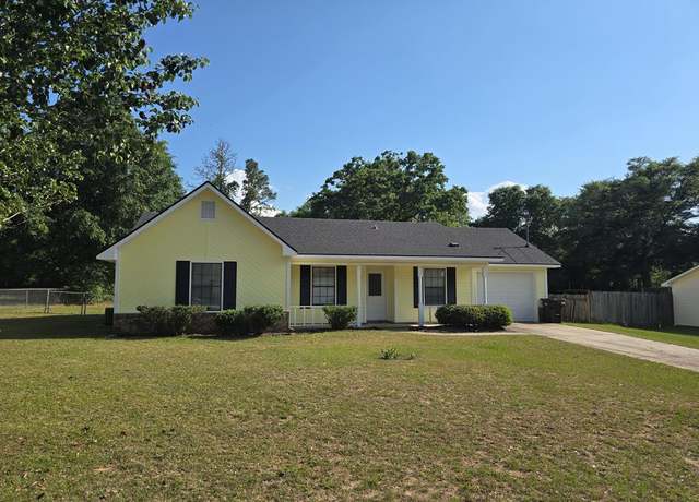 Property at 215 Skyline Dr, Daleville, AL 36322, 3 beds, 2 baths