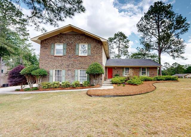 Property at 100 Larkspur Ct, Dothan, AL 36303, 5 beds, 2.5 baths