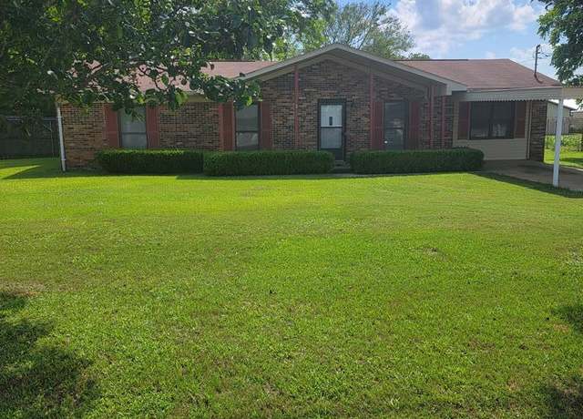 Property at 834 Old Campbellton Hwy, Pinckard, AL 36371, 3 beds, 1 bath