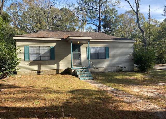 Property at 800 Chinook St, Dothan, AL 36303, 3 beds, 1 bath