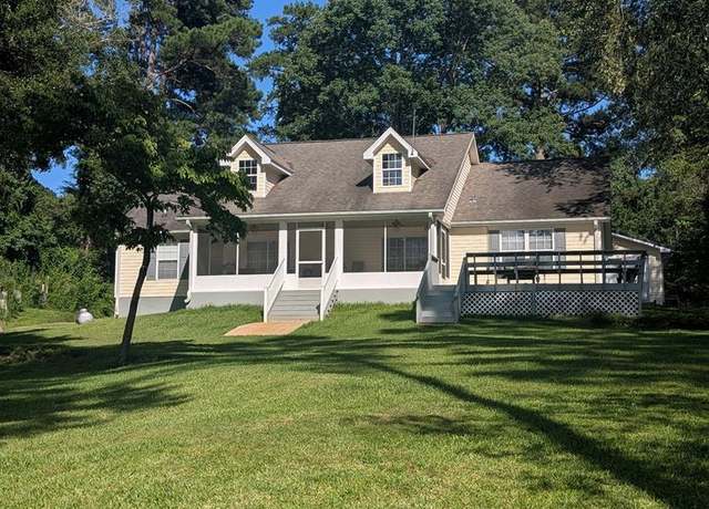 Property at 1577 Calhoun Dr, Abbeville, AL 36310, 5 beds, 3 baths