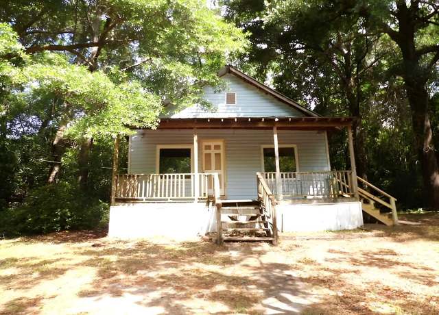 Property at 212 Powhatten St, Andalusia, AL 36420, 2 beds, 1 bath