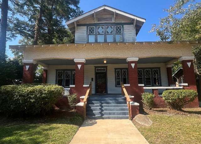 Property at 109 N Bell St, Dothan, AL 36303, 4 beds, 2 baths