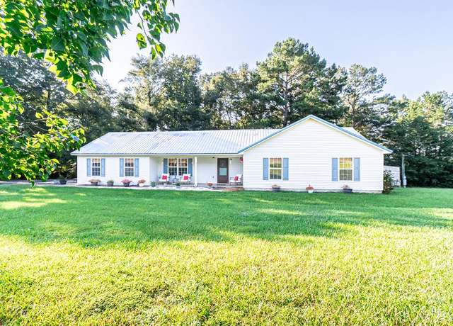 Property at 792 County Rd 60, Skipperville, AL 36374, 4 beds, 2 baths