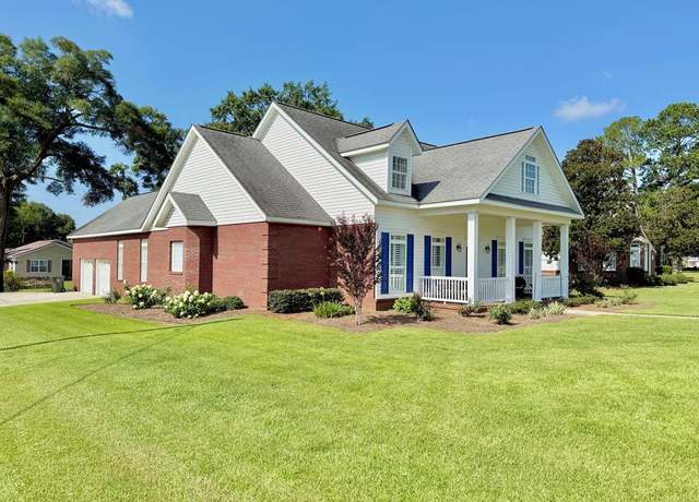 Property at 101 W Burch St, Hartford, AL 36344, 3 beds, 3 baths