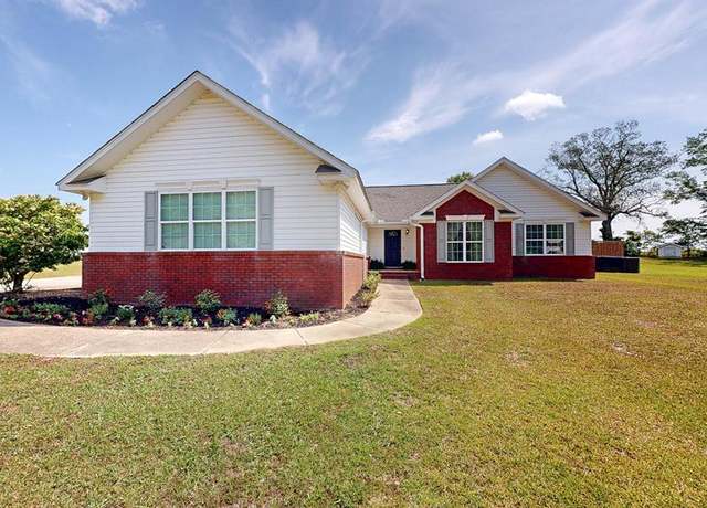 Property at 119 Willow Oaks Dr, Headland, AL 36345, 3 beds, 2 baths