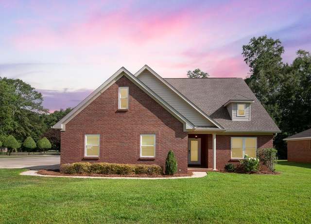 Property at 101 Brockton Ct, Dothan, AL 36305, 4 beds, 3 baths