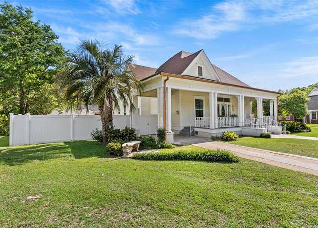Property at 200 Daleville Ave, Enterprise, AL 36330, 2 beds, 3 baths