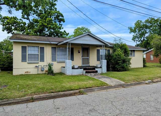 Property at 26 Martin Luther King Dr, Headland, AL 36345, 3 beds, 1.5 baths