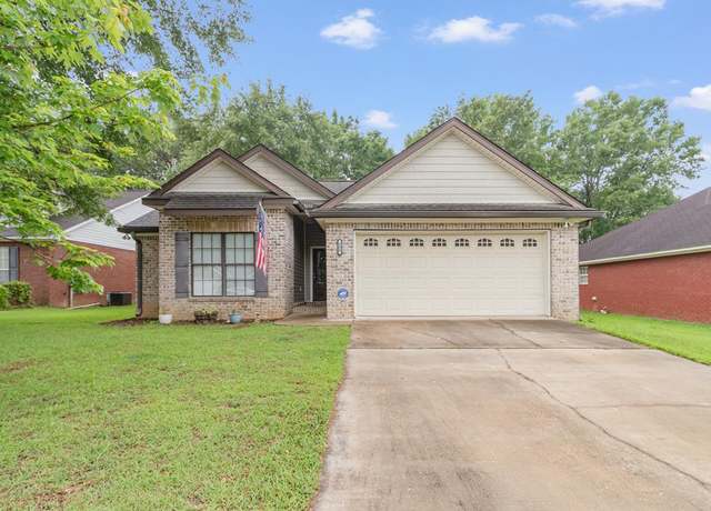 Property at 104 Gaffney Ct, Dothan, AL 36305, 3 beds, 2 baths