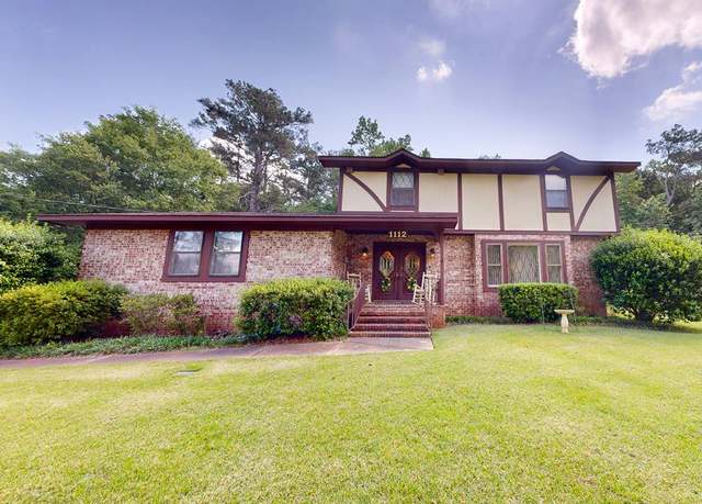 Property at 1112 Strathmore Ave, Dothan, AL 36303, 4 beds, 2.5 baths