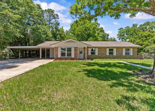 Property at 302 Robin Ln, Enterprise, AL 36330, 4 beds, 2.5 baths